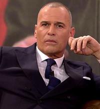 Carlos Lozano se somete a una operación que oculta para no preocupar