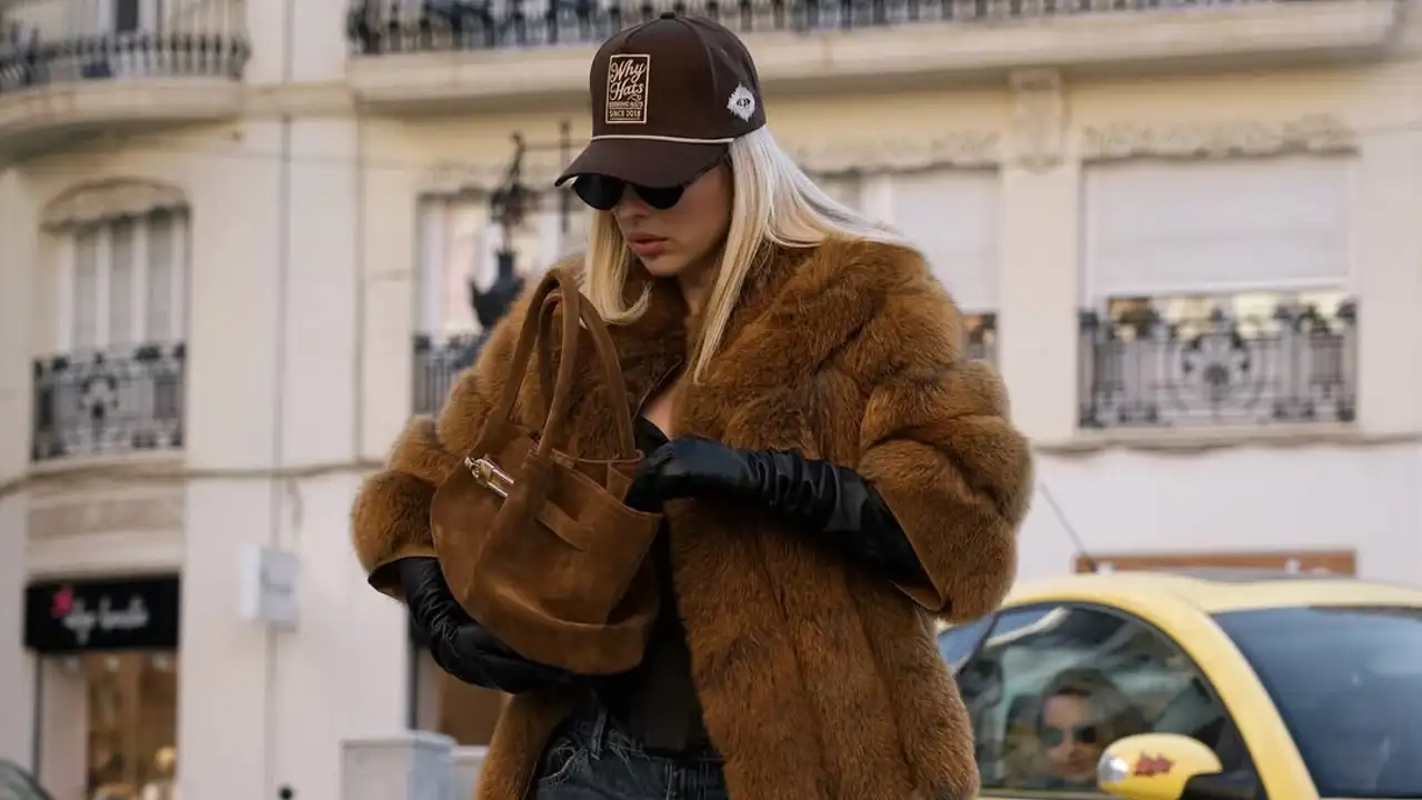 Estos son los jeans que serán tendencia en 2025: de los baggy a los futuristas