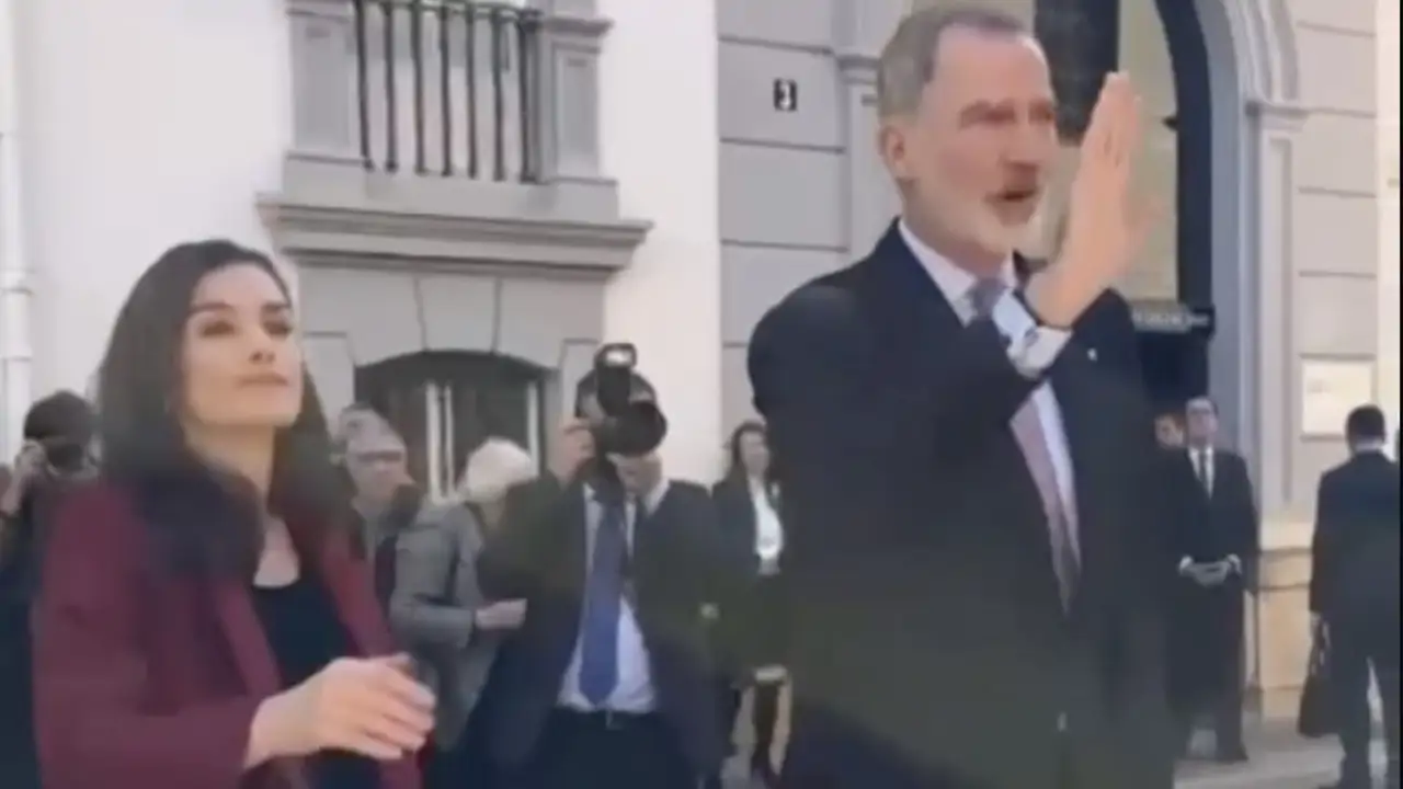 Felipe y Letizia en directo en Valencia: Lecturas se desplaza para encontrarse con los reyes