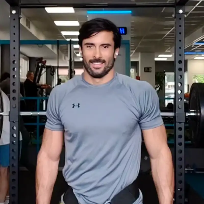Así es Ignacio Batallán, el gran apoyo de Melody de cara a Eurovisión 2025: de su carrera en el mundo del deporte a su faceta como padre