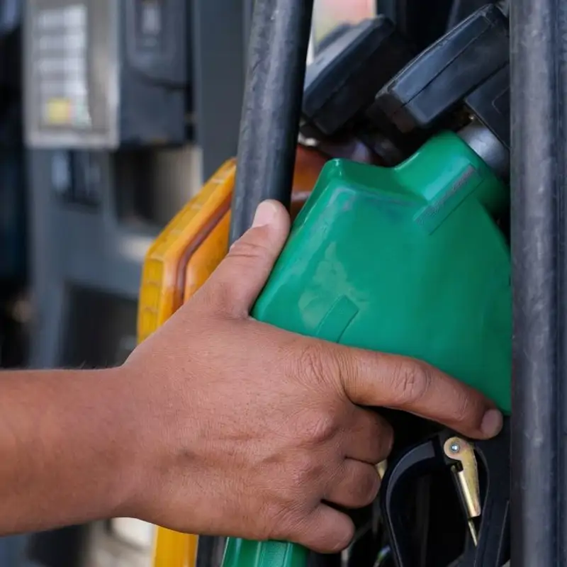 De la gasolina a las hipotecas: cómo va a afectar a nuestro bolsillo la guerra entre Estados Unidos e Irán