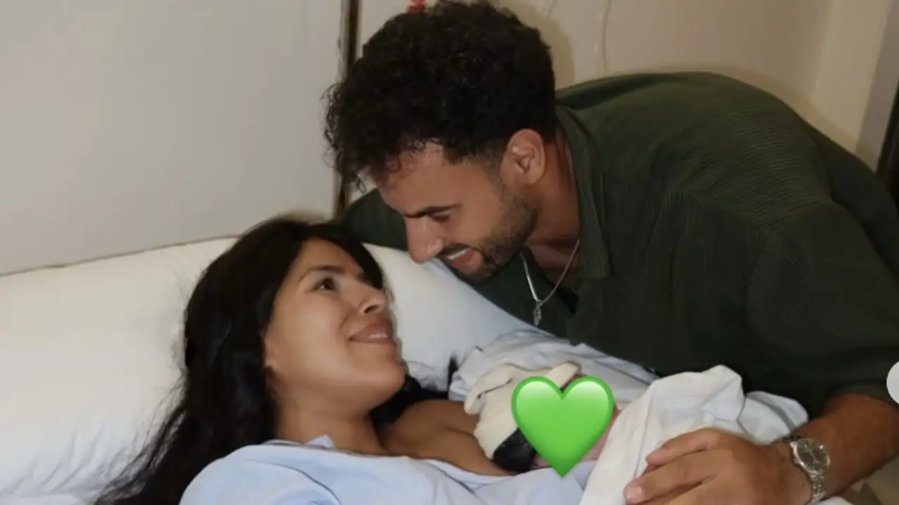 Asraf Beno confiesa cómo están siendo sus primeros días como padre junto a Isa Pantoja: "Estamos muy cansados"