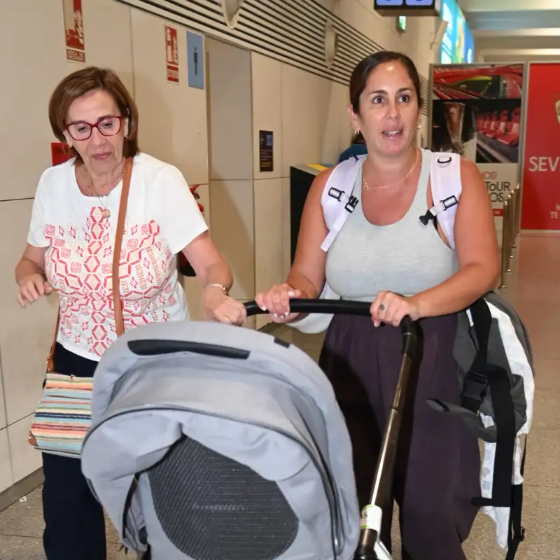 Anabel Pantoja viaja a Sevilla junto a su hija pero sin David Rodríguez: el motivo de su visita sorpresa que nada tiene que ver con el bebé de Isa